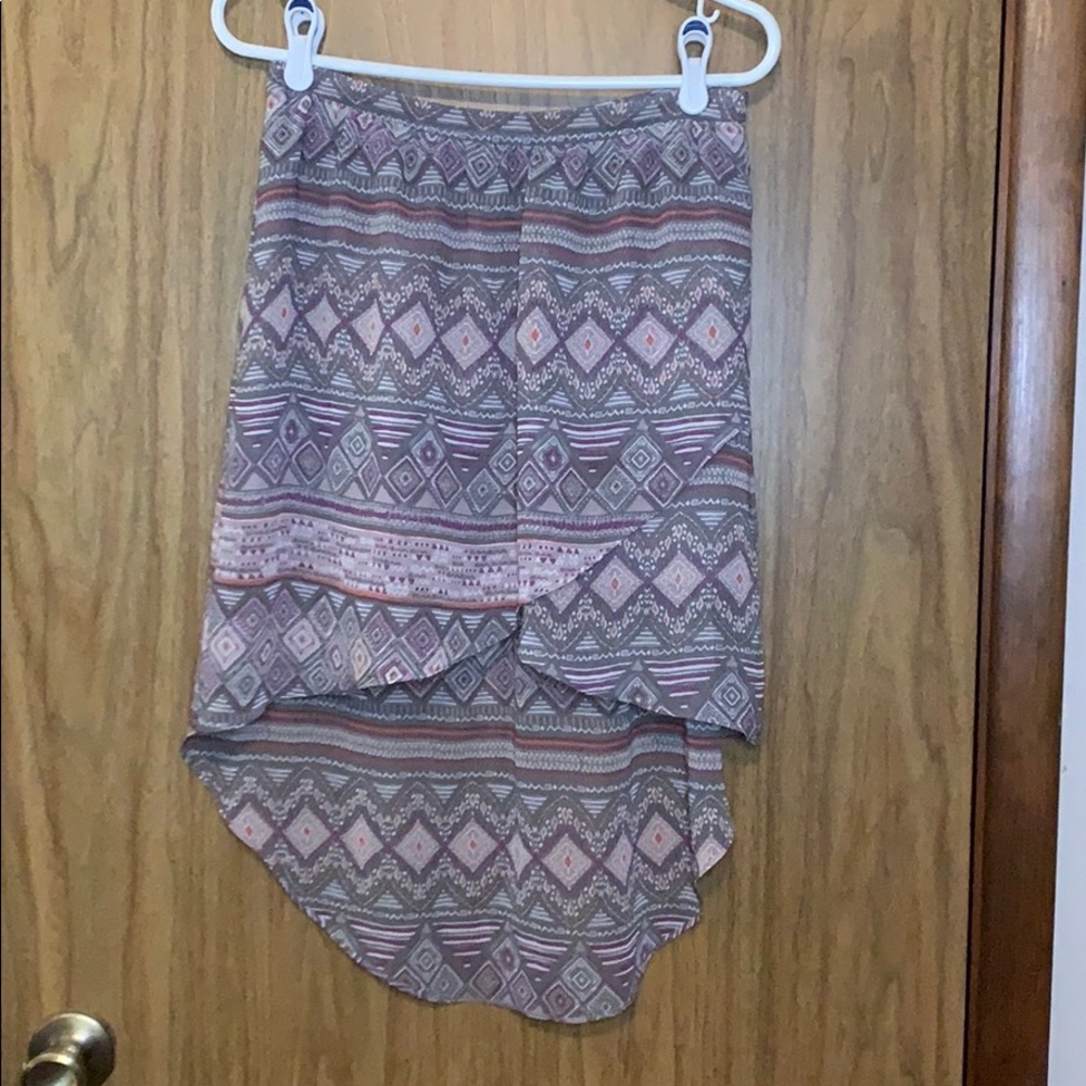 Geometric pattern skirt